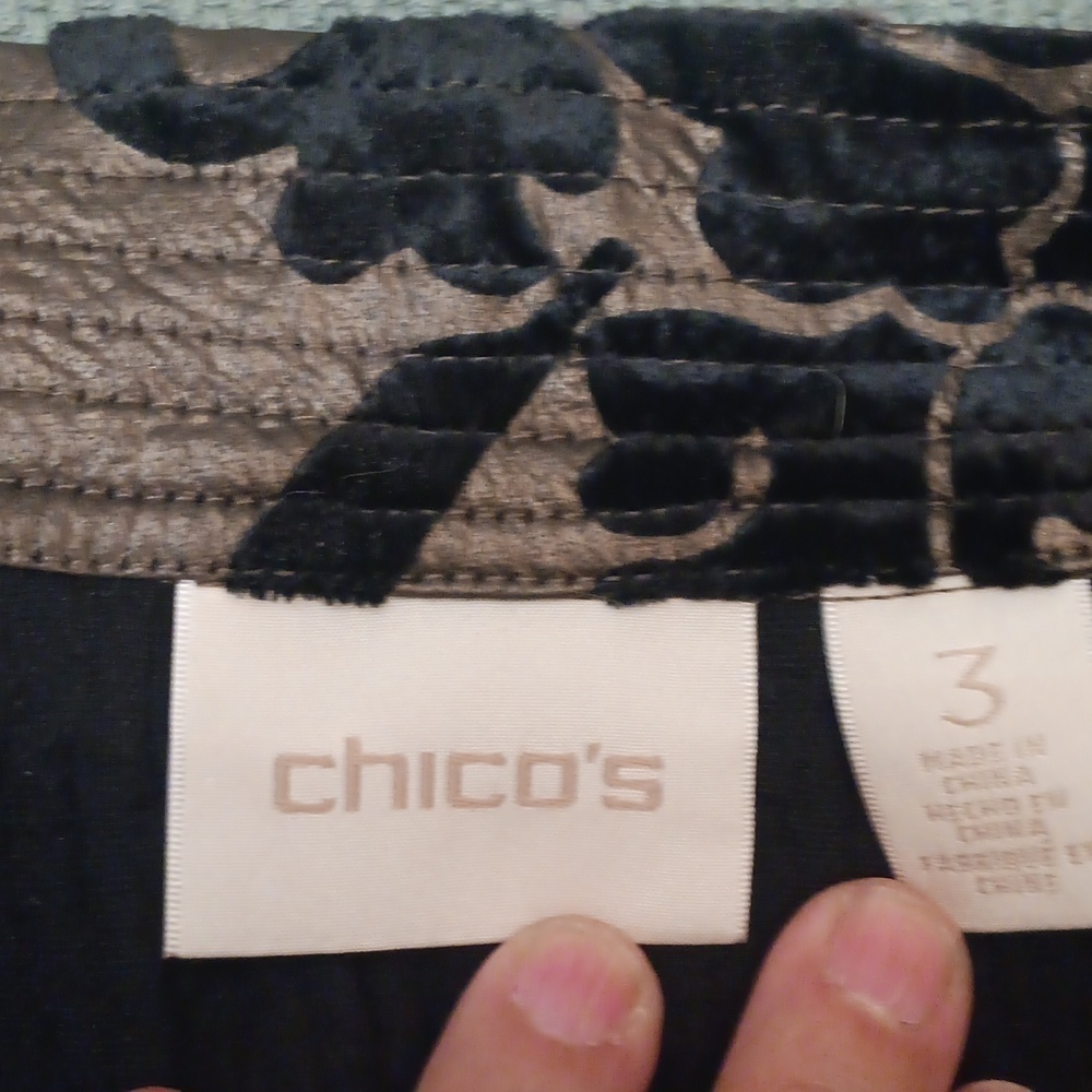 Chico's Eegant Black and Gold Velvet Blouse Size 3 - Picture 6 of 7